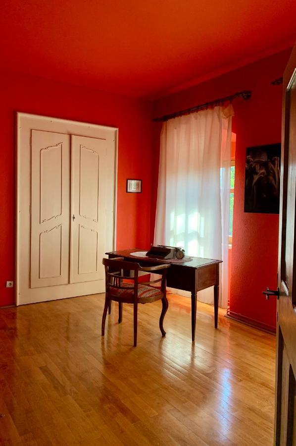 Voeroes Guest House Targu Secuiesc Bagian luar foto