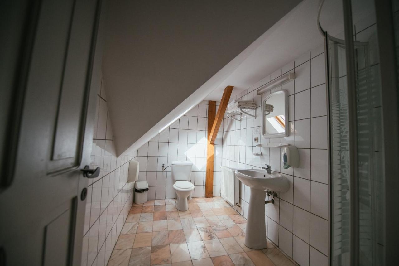 Voeroes Guest House Targu Secuiesc Bagian luar foto